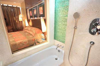 ดิแอทเรีย บังกาโลร์ Hotel บังกาลอร์ ภายนอก รูปภาพ
