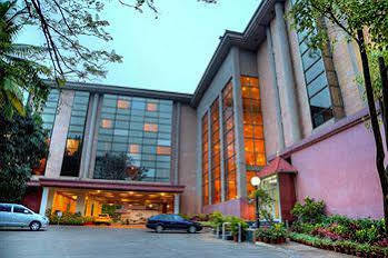 ดิแอทเรีย บังกาโลร์ Hotel บังกาลอร์ ภายนอก รูปภาพ