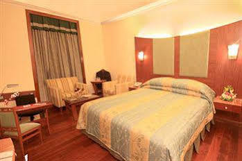 ดิแอทเรีย บังกาโลร์ Hotel บังกาลอร์ ภายนอก รูปภาพ